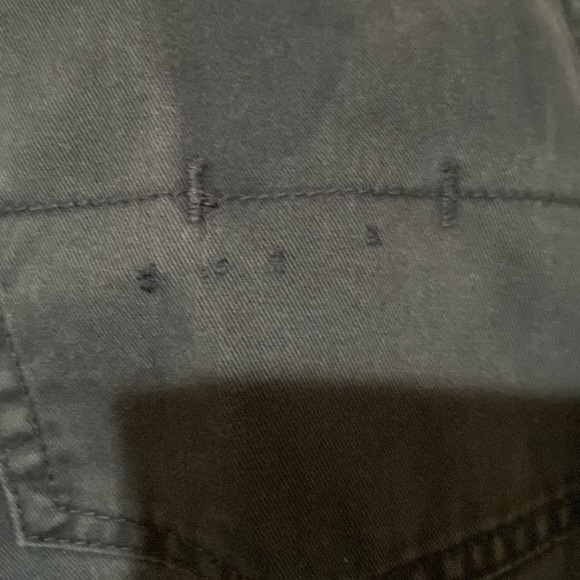 Used see right back pocket little knicks - Picture 3 of 5